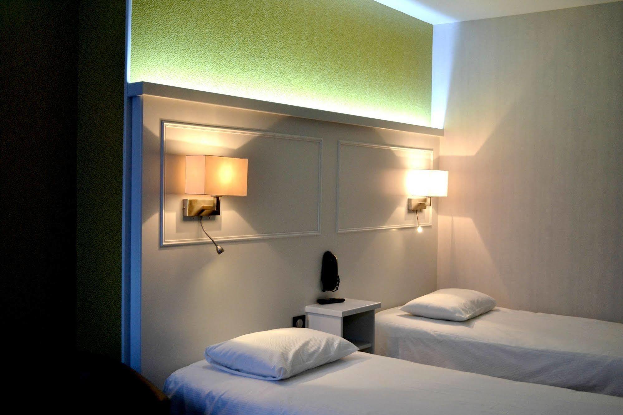 Logis Hotel & Restaurant - Les Hauts De Montreuil Montreuil  Ngoại thất bức ảnh