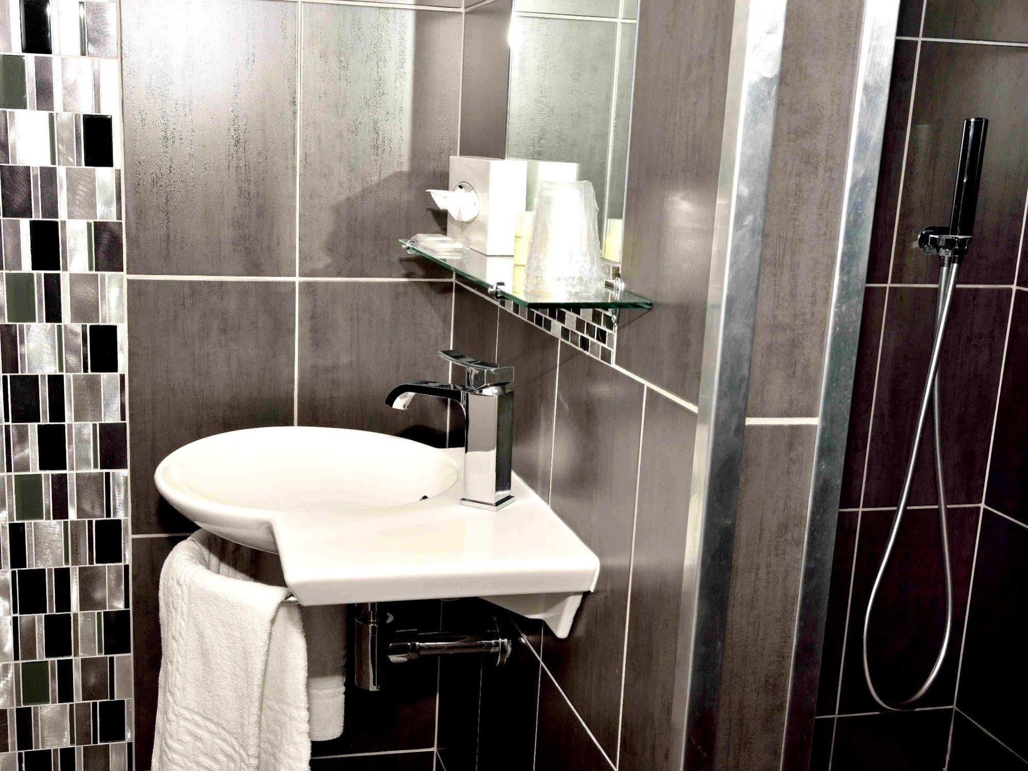 Logis Hotel & Restaurant - Les Hauts De Montreuil Montreuil  Ngoại thất bức ảnh