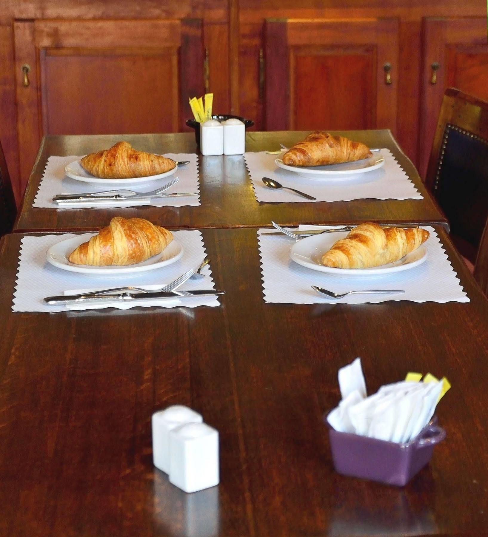 Logis Hotel & Restaurant - Les Hauts De Montreuil Montreuil  Ngoại thất bức ảnh