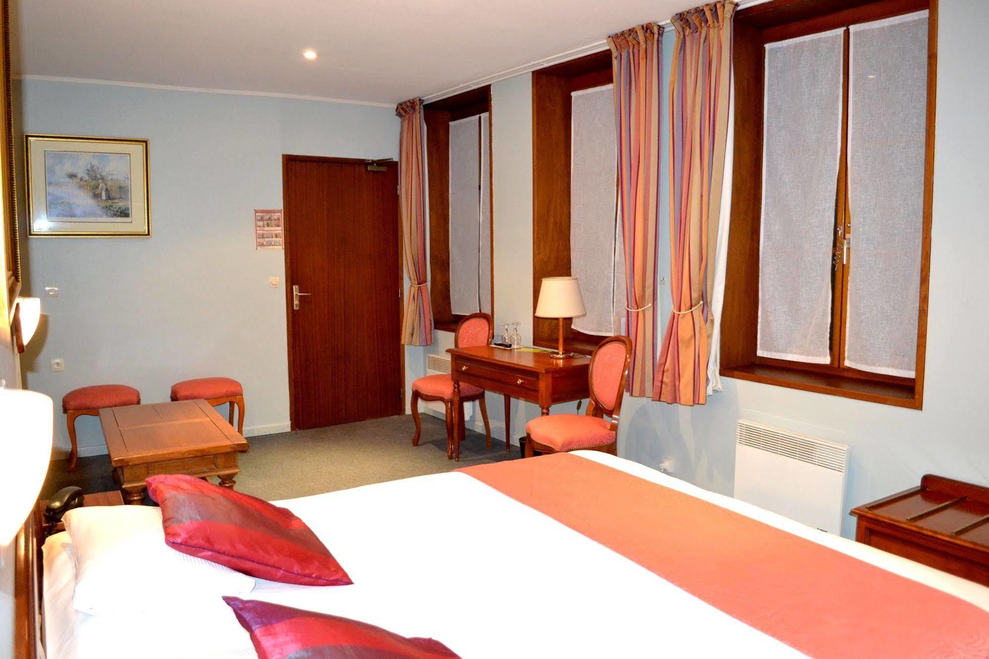 Logis Hotel & Restaurant - Les Hauts De Montreuil Montreuil  Ngoại thất bức ảnh